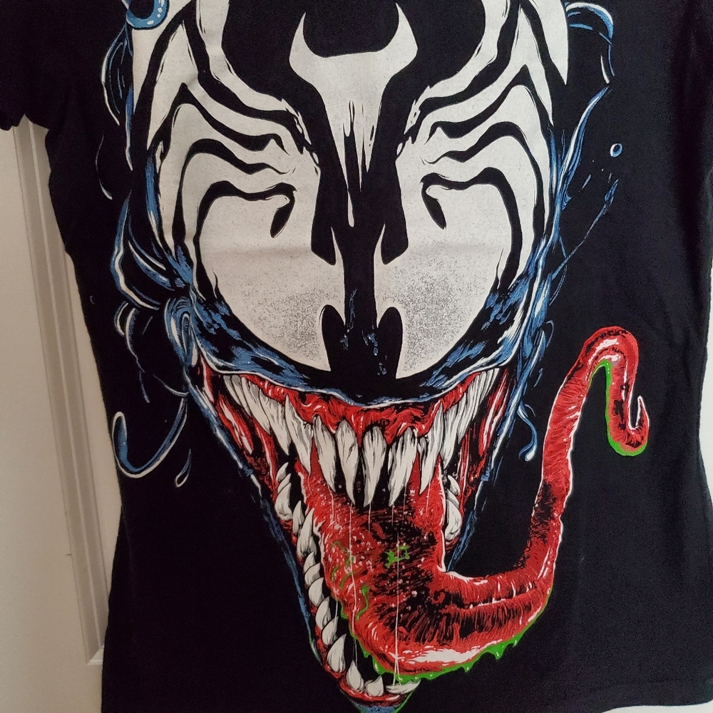 MARVEL 💀 Venom graphic black tshirt Lootcrate women's M - Picture 2 of 4